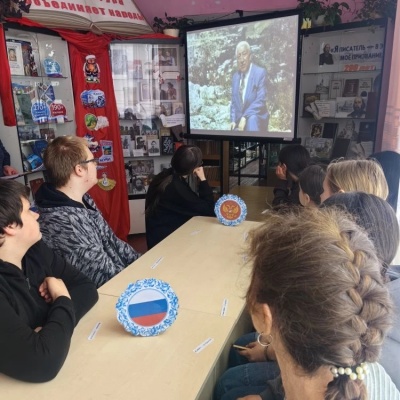 Жизнь  своих 1