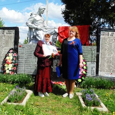Нет в России семьи такой,  где б не памятен был свой герой 6