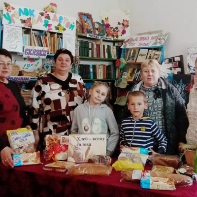 В  центре  жизни  деревни 4